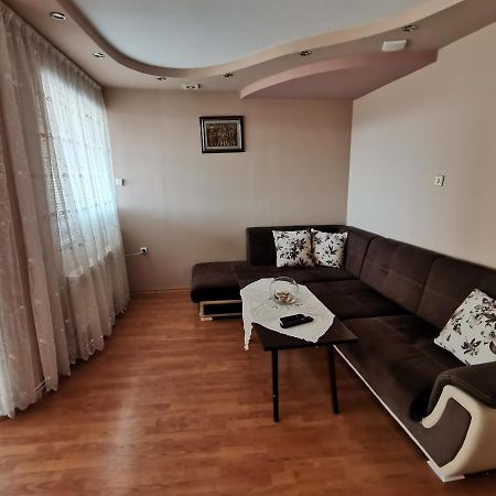 Central Apartment Targovishte Ngoại thất bức ảnh