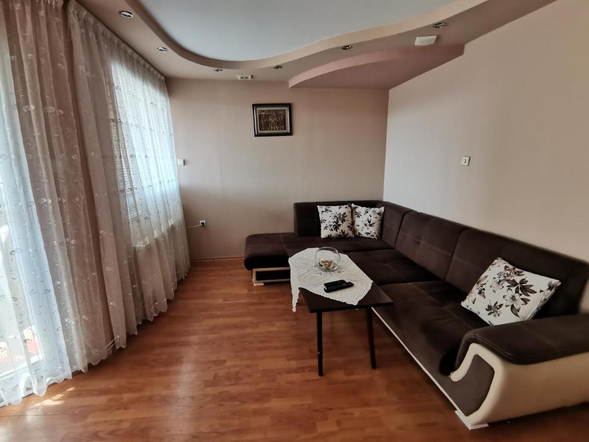 Central Apartment Targovishte Ngoại thất bức ảnh